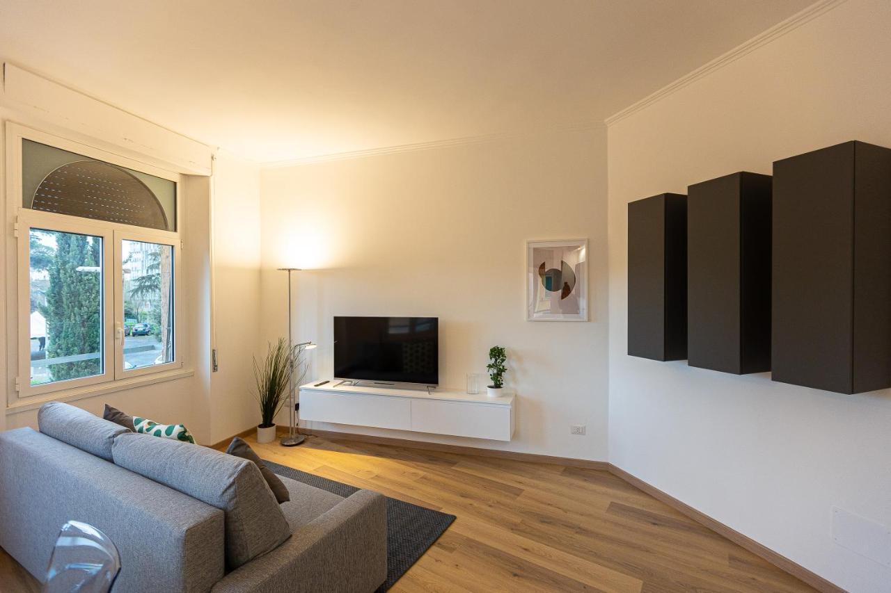 Matilde Modern Apartment-Rental In Рим Екстериор снимка