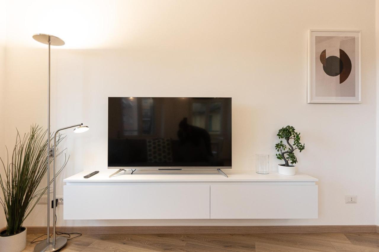Matilde Modern Apartment-Rental In Рим Екстериор снимка
