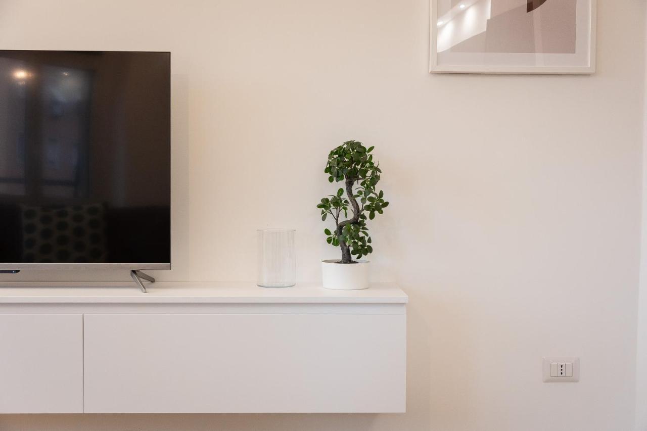 Matilde Modern Apartment-Rental In Рим Екстериор снимка