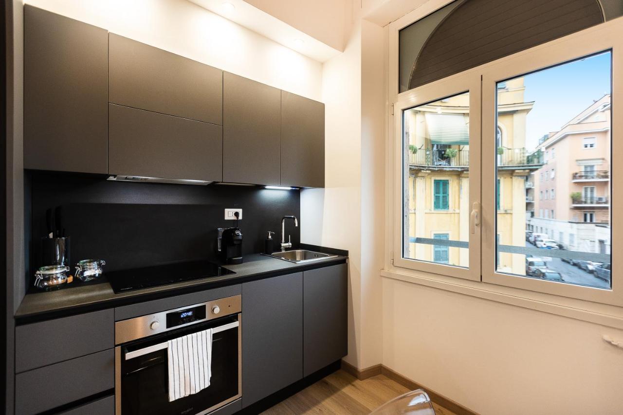 Matilde Modern Apartment-Rental In Рим Екстериор снимка